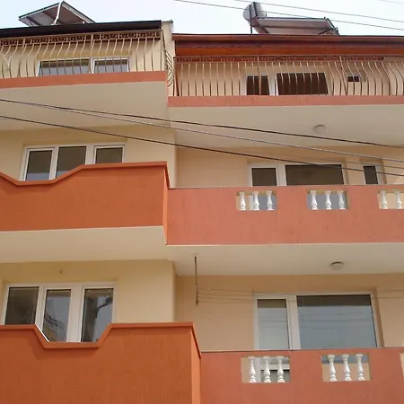 Kupenova Guest House-3