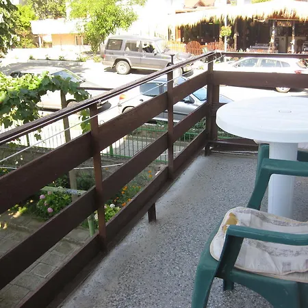 Rosi Guest House-2