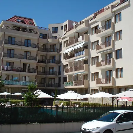 Summer Breeze Apartments-3