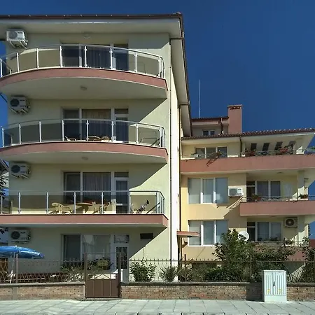 Guesthouse Petrovi-3