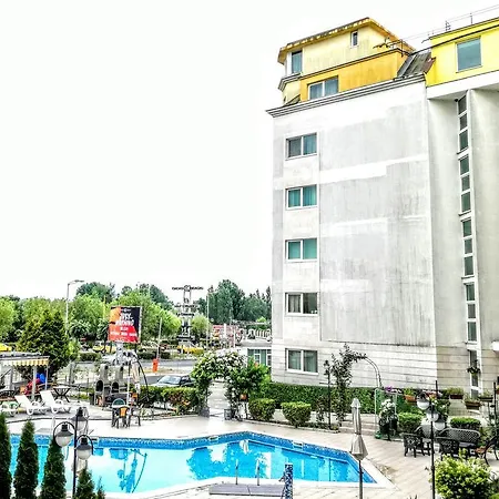 Luxury Breeze Apartment-3