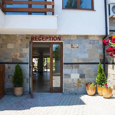 Gardenia Hills Hotel-3
