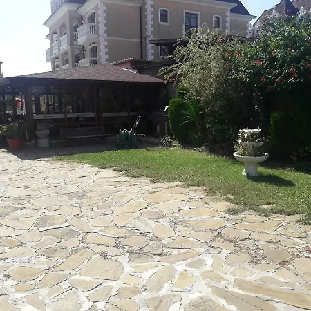 Hotel Black Sea - Breakfast, Pool & Free Parking-2