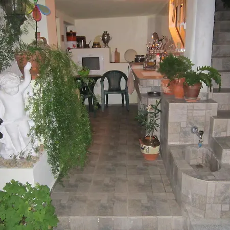 Guest House Kostadinovi-3