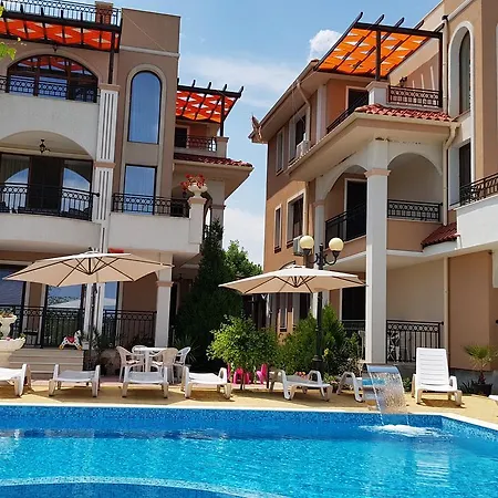 Brilliant Aparthotel-2