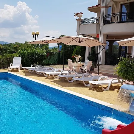 Brilliant Aparthotel-3