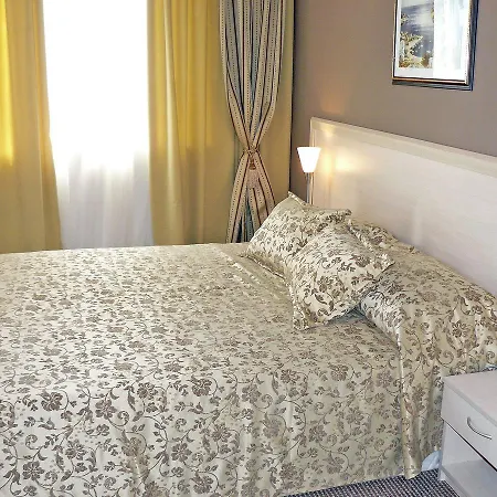 Hotel Avalon-2
