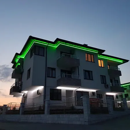 Emerald Hills-3