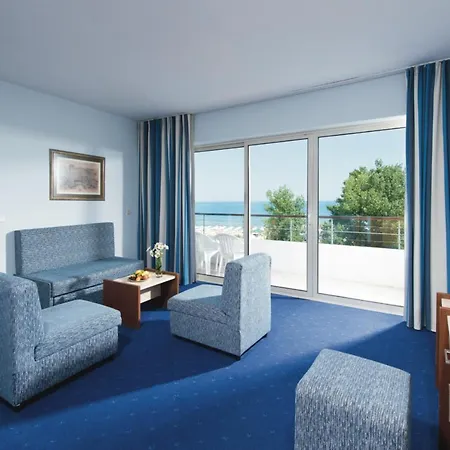 Riu Helios-3