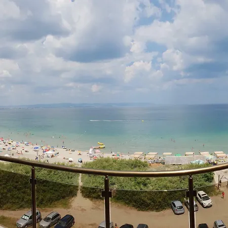 Luxury Apartment Sea Breeze-2