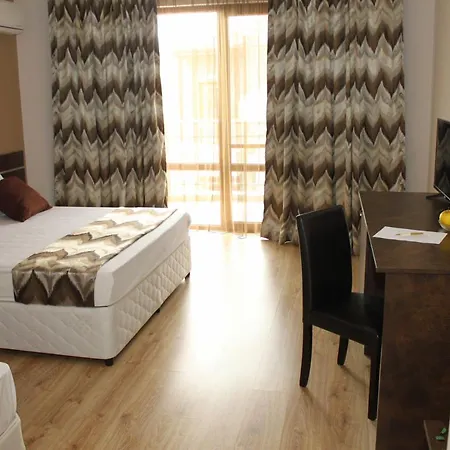 Sea&Hill Guest Houses хотелски тип-3