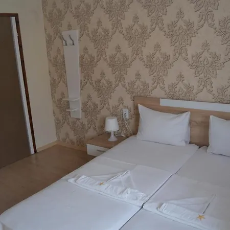 Guest House Gloria-3