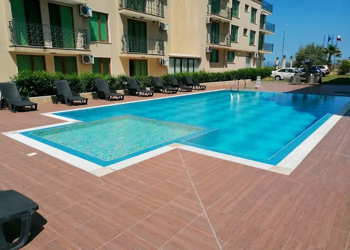 Golden Dunes Primorsko Apartments