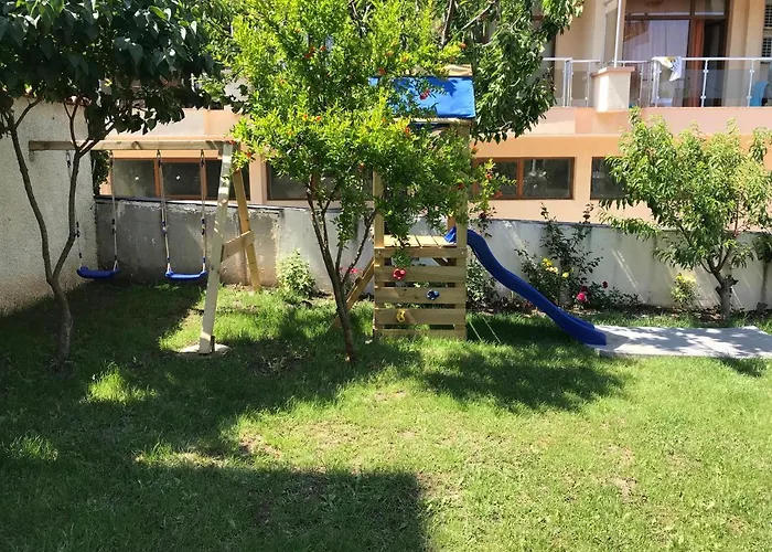 Family Hotel Akra Черноморец