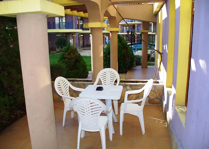 Azura Garden Apartments Черноморец