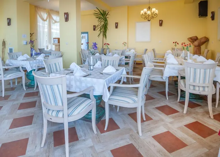 Merlin Club Hotel Лозенец