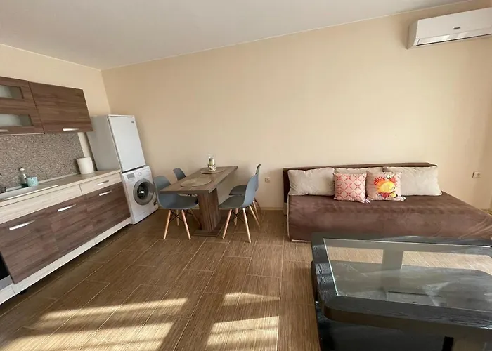 Rich-3 Sp Apartments Равда