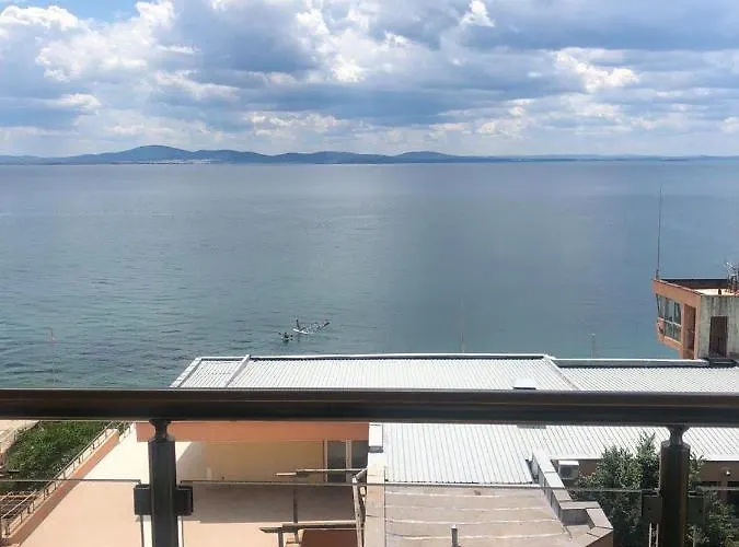 Pet friendly Apartment Nadejda Pomorie