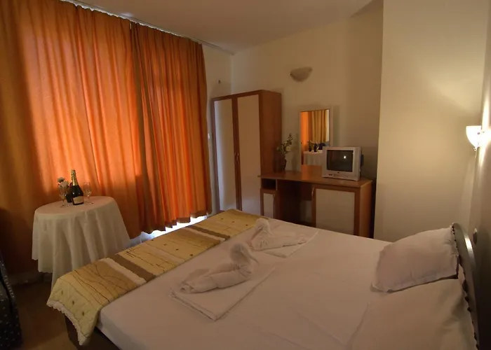 Hotel Stoyanov Равда