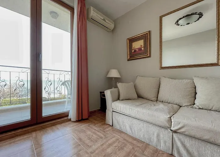 Haustierfreundliches Royal Bay Apartments With Self Check-In Sweti Wlas