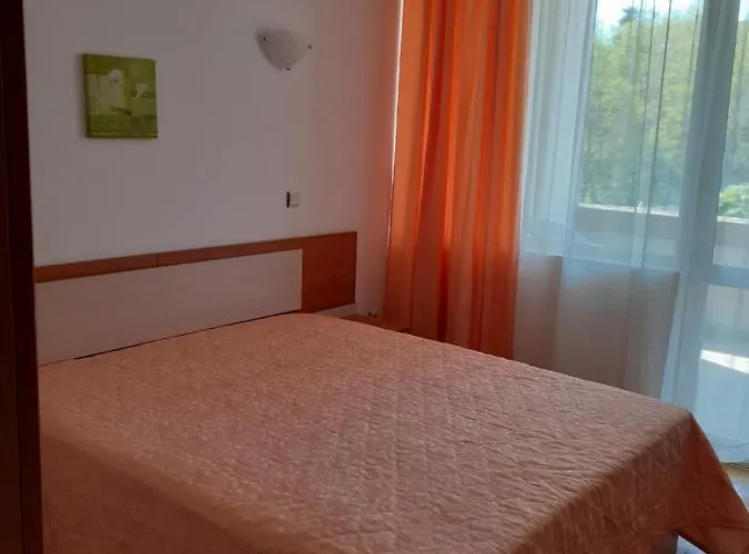 Pet friendly Апартамент Полюси 2 Sunny Beach