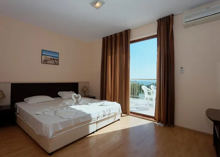 Vemara Club Hotel And Villas - Free Parking And Free Beach Access Obzor