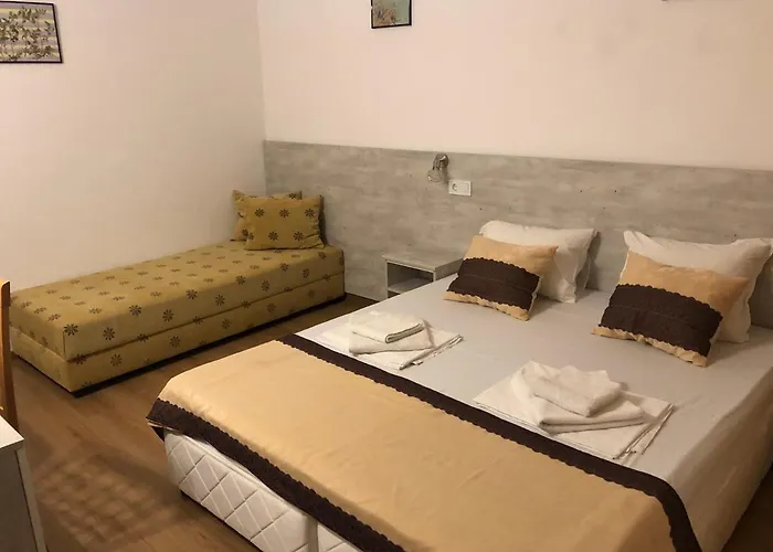 Стаи за гости Южни нощи Варвара