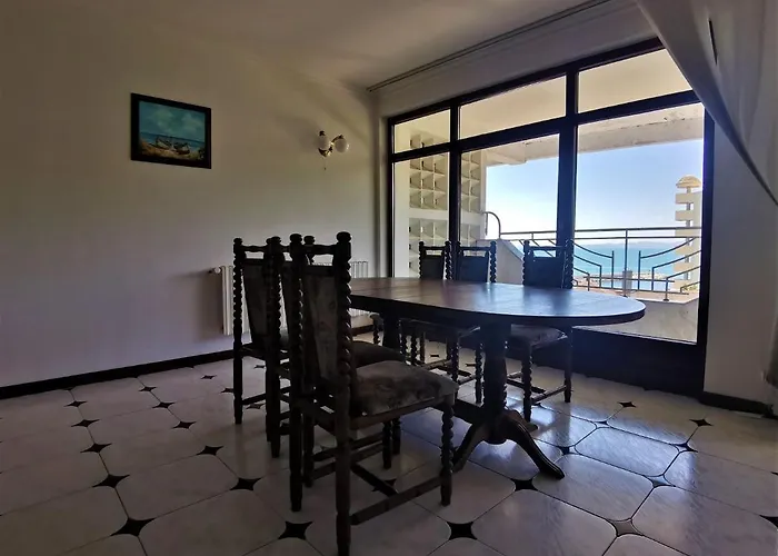 Lazur Seaview Apartment Pomorie