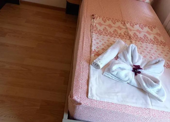Семеен Хотел Свети Георги Синеморец