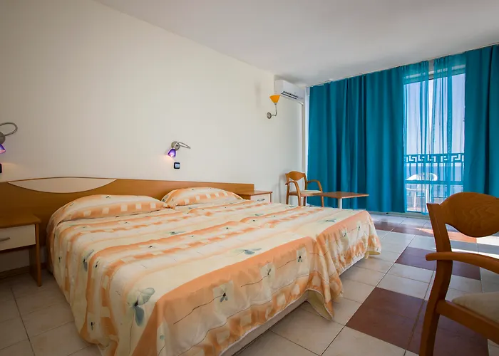 Royal Bay Hotel Елените