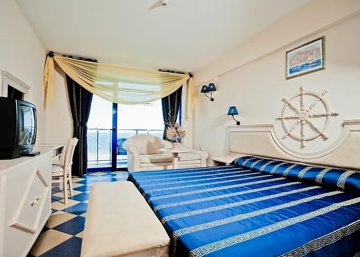 Sunny Beach hotels near Globus Beach
