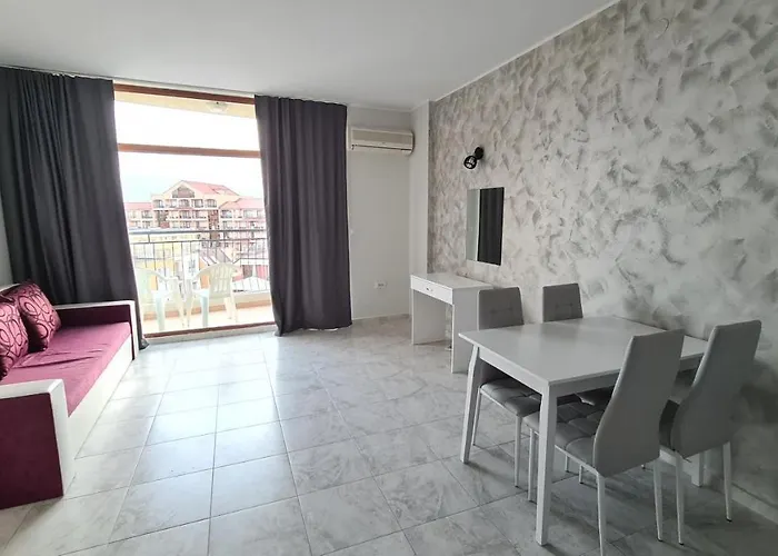 Lux Apartment In 4 Star Hotel Sunny Beach admite animales
