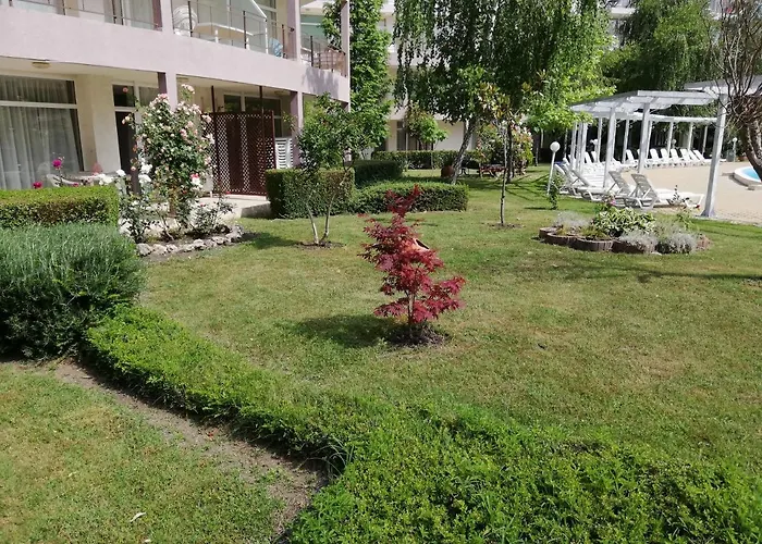 Grahams Spacious 2 Bed Apart For Rent At Sunny Beach