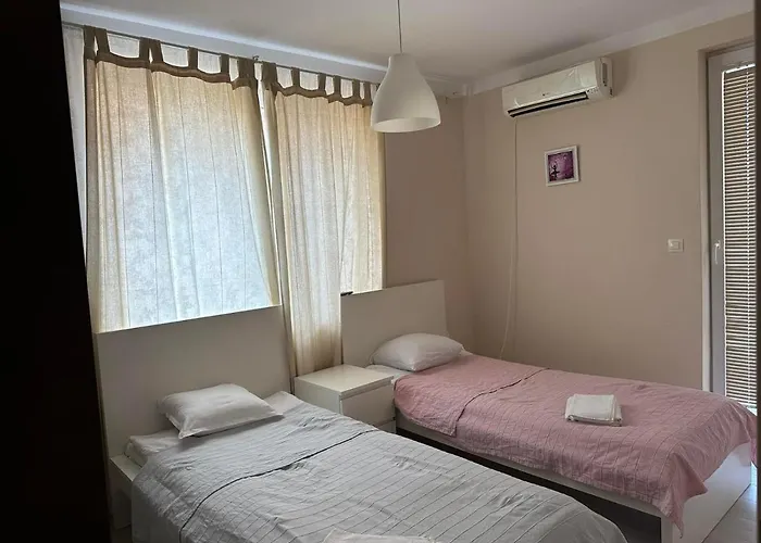 Pomorie Residence 2-Bedroom Apartment 300M To The Beach