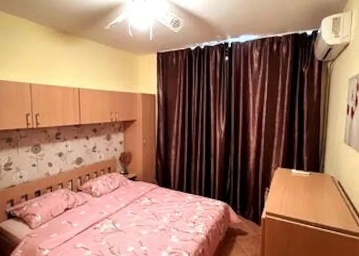 Spacious Sunny Beach 2 Bedroom Apartment Fits 6 admite animales