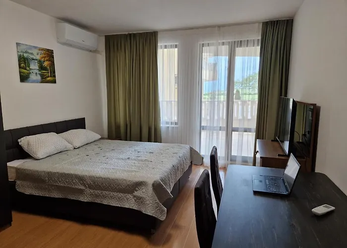 Zlaten Bryag Aparthotel Бургас
