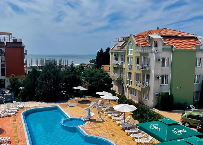 Mint Family Hotel Равда