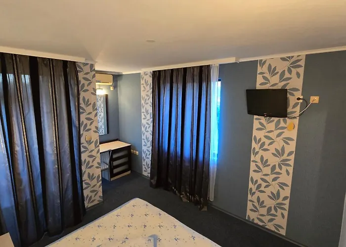 Excelsior Guest House Равда