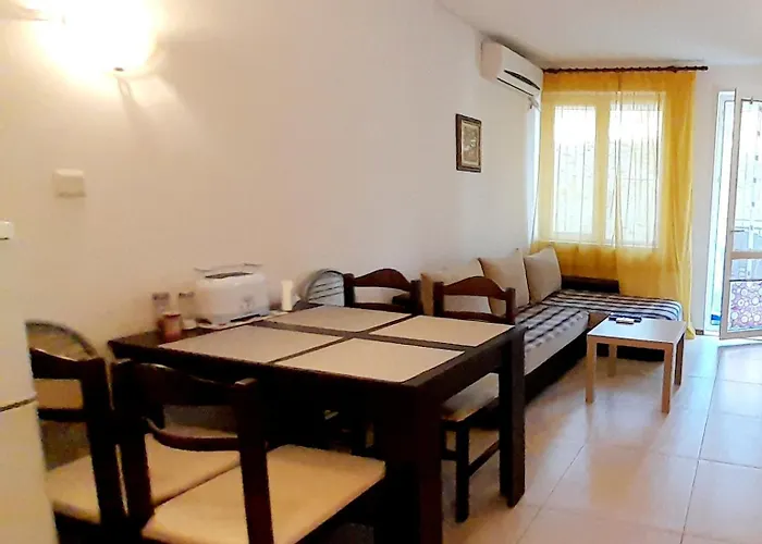 Sunny Beach Hills Apartment - Private admite animales