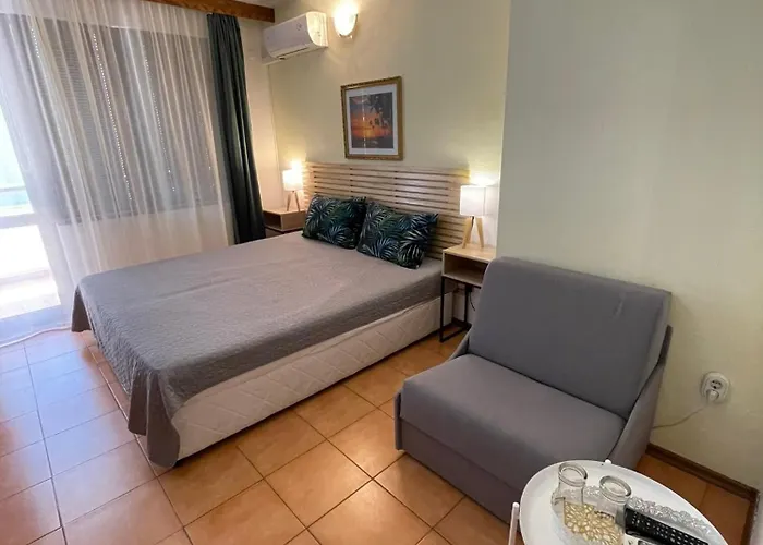 Holiday House Gendar, Черноморец