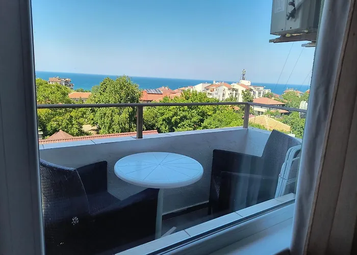 Крин Hotel Синеморец