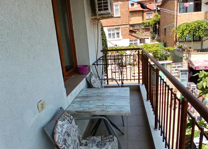 Farlalievi Guest House Sosopol