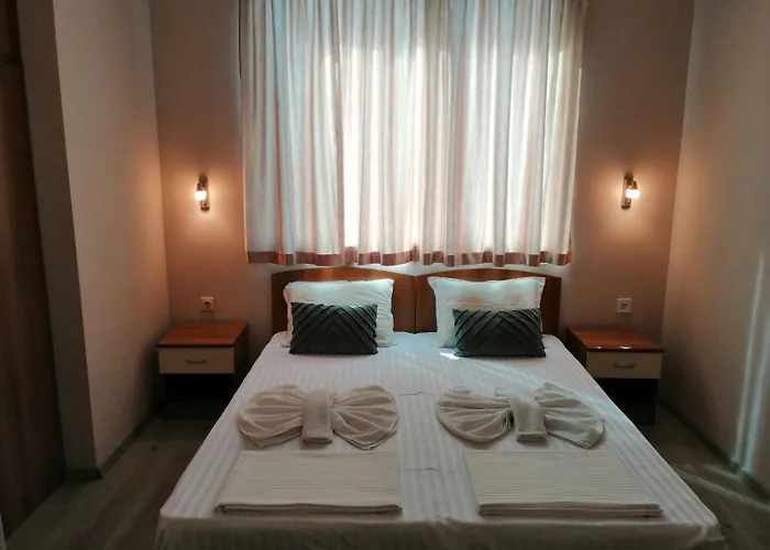 Yana Hotel Китен