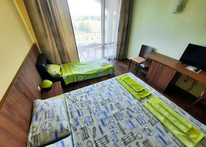 Family Hotel Delfa Черноморец