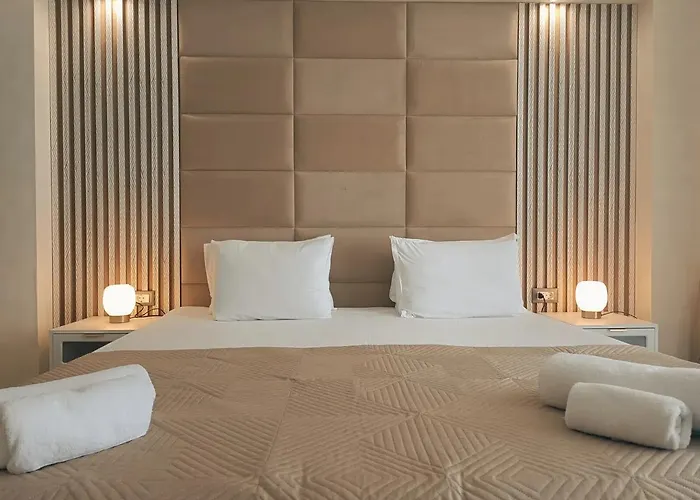 Sandy Bay Hotel Елените