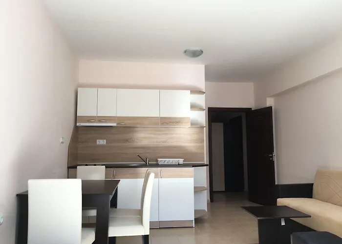 Palace De Luxe Apartments Pomorie