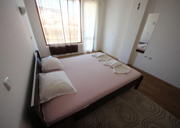 Menada Diamond Bay Apartments Sunny Beach