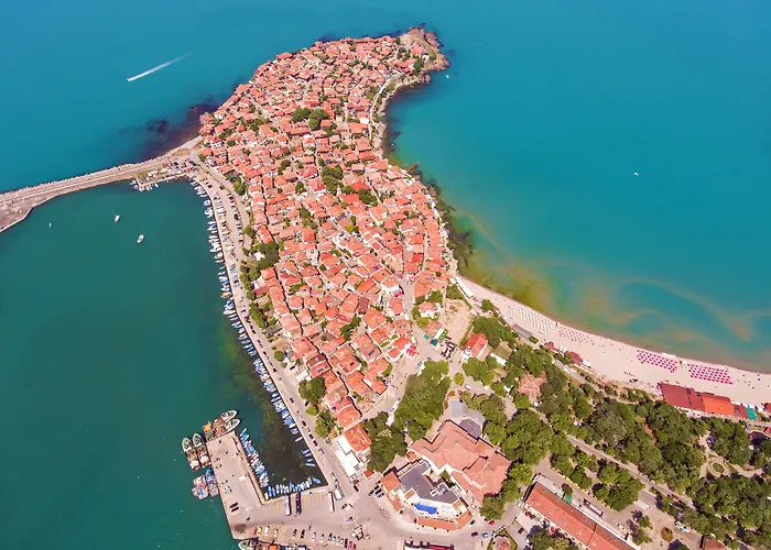 Luxushotel in Sosopol nahe Burg von Rawadinowo