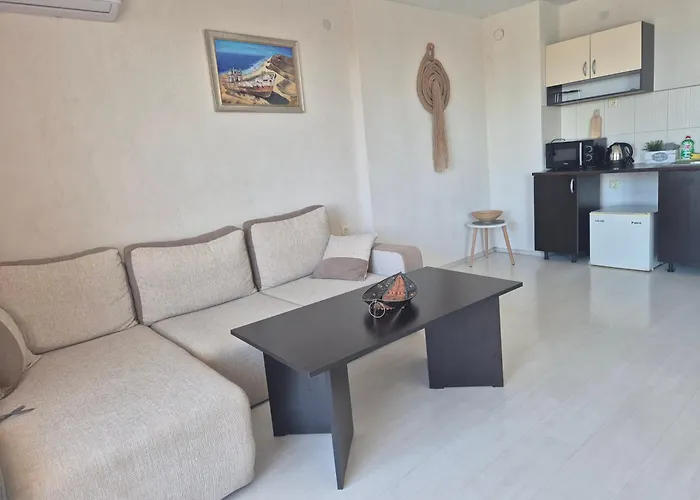 Guest House Compass Лозенец