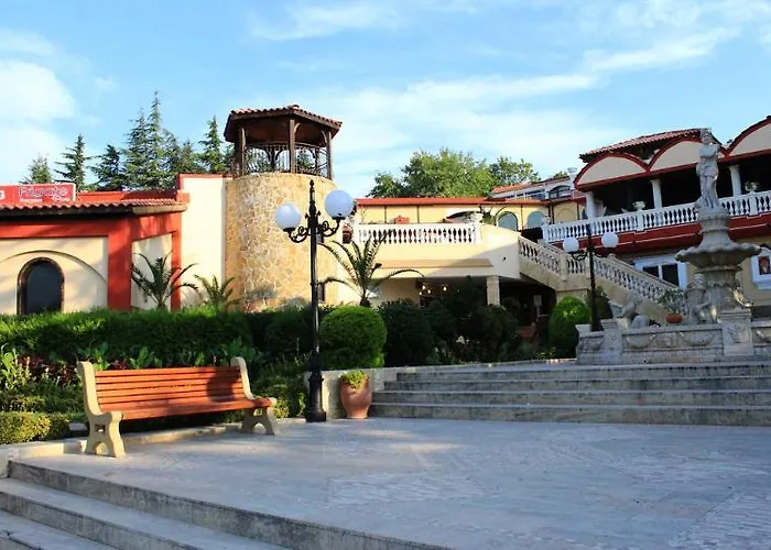 Elenite Holiday Village